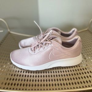 Brand New Nike Tanjun Particle Rose Satin shoes, Women’s Size 11